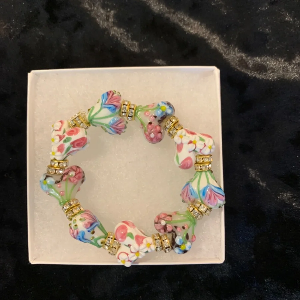 Bracelets - Picture 3 of 4